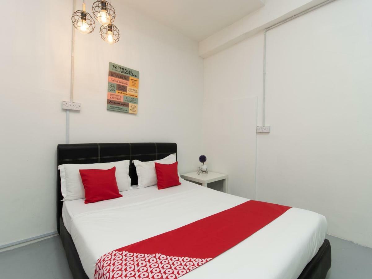 Oyo 43993 Madsuite Kota Kinabalu Exterior foto